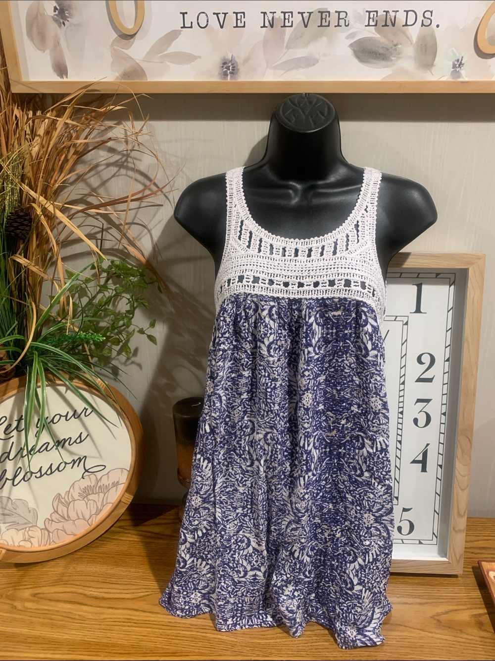 Aeropostale White Crochet Yoke Navy Print Tank